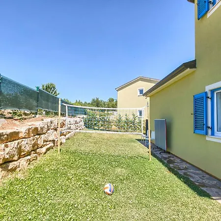 Sleeps 10 Pool Air Con Wifi *
