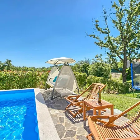 Villa Sleeps 10 Pool Air Con Wifi
