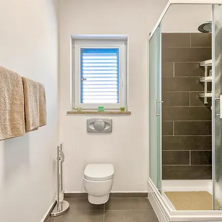 Sleeps 10 Pool Air Con Wifi Villa *