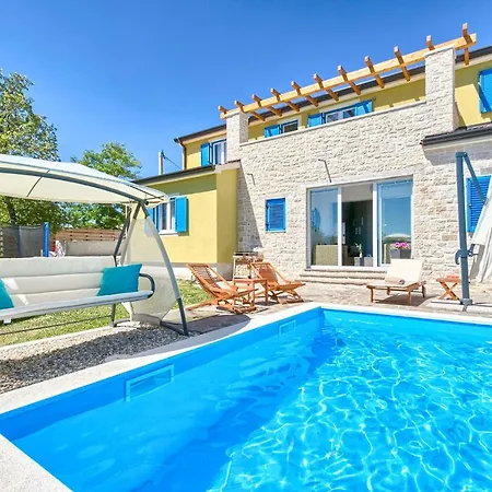 Sleeps 10 Pool Air Con Wifi Villa